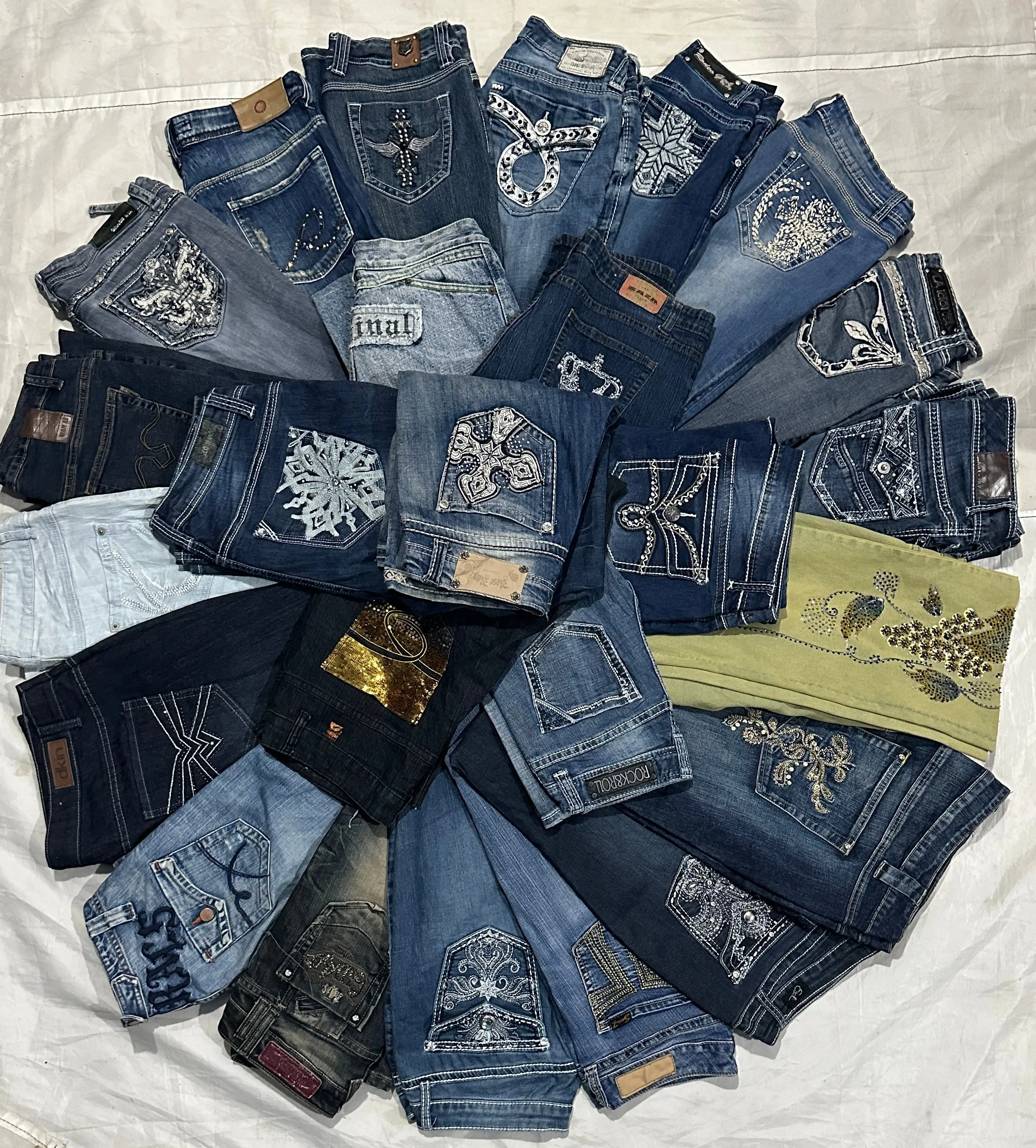 Y2K Women Flared Jeans, 25 Pieces